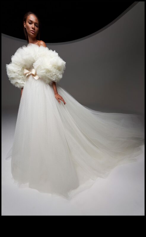 Couture contemporane: Fler futurist în rochii de mireasă moderne