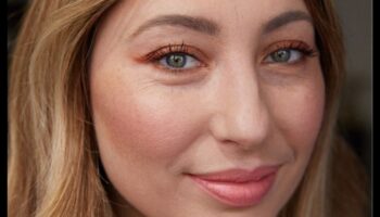 Pregătit pentru covorul roșu: obținerea glamului A-List cu tehnici de machiaj de petrecere