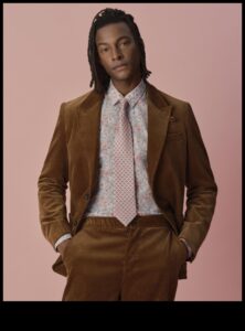 Rafinament vestimentar: ținuta mirelui Marvel